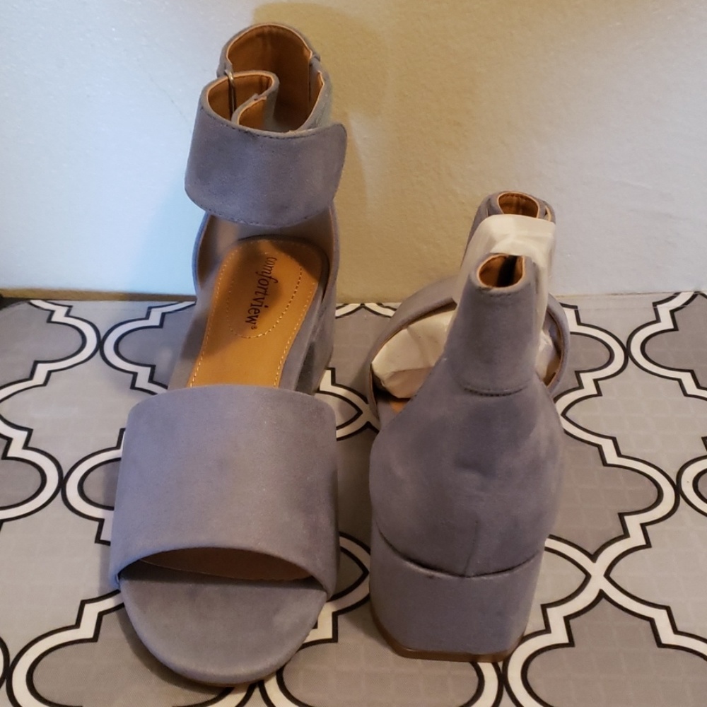 SOLD New in the Box ComfortView Sandals  8M